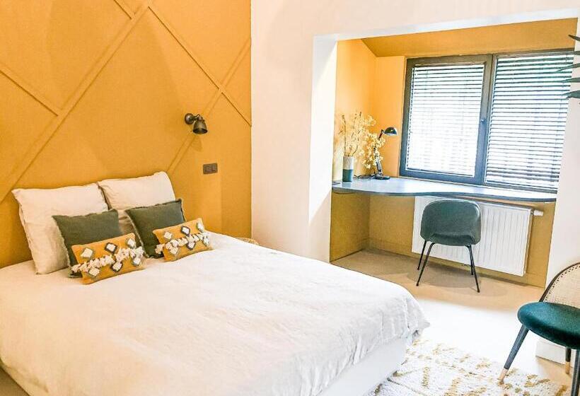 פנסיון The Oak