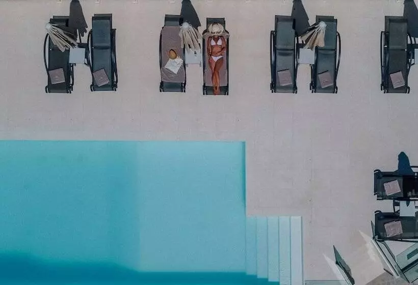 酒店 Almiriki Chios Rooms & Apartments