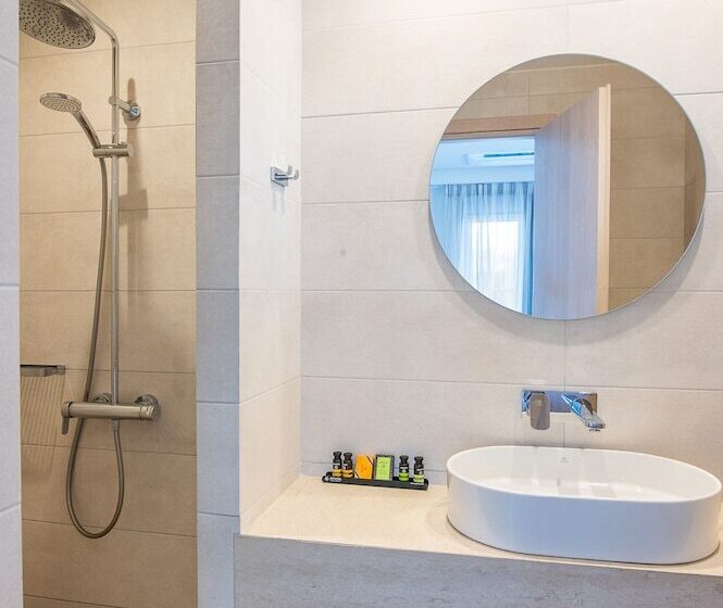 酒店 Almiriki Chios Rooms & Apartments