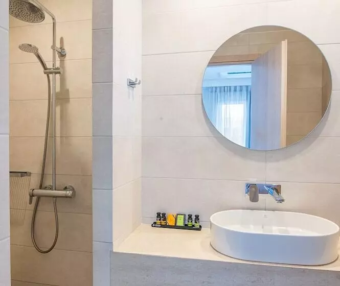 酒店 Almiriki Chios Rooms & Apartments