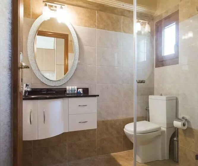 酒店 Almiriki Chios Rooms & Apartments