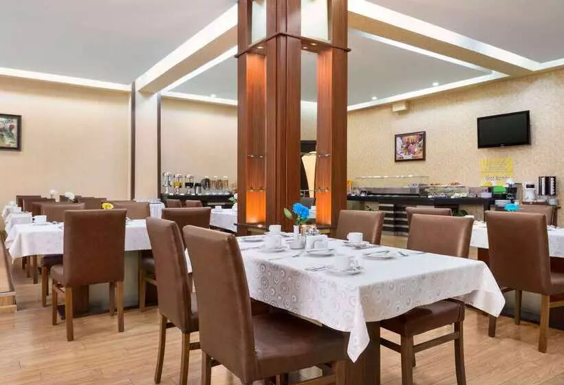 Days Hotel By Wyndham Baku