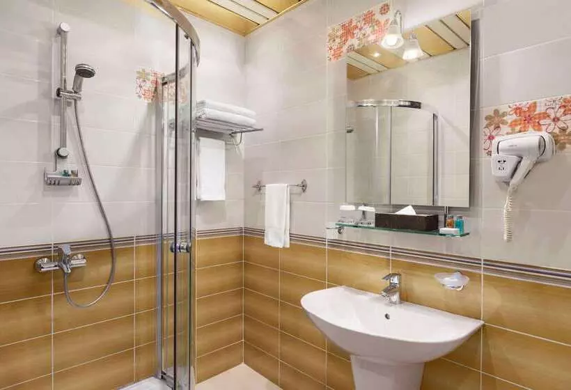 Days Hotel By Wyndham Baku