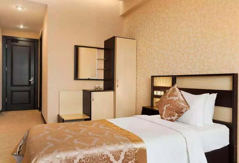 Days Hotel By Wyndham Baku