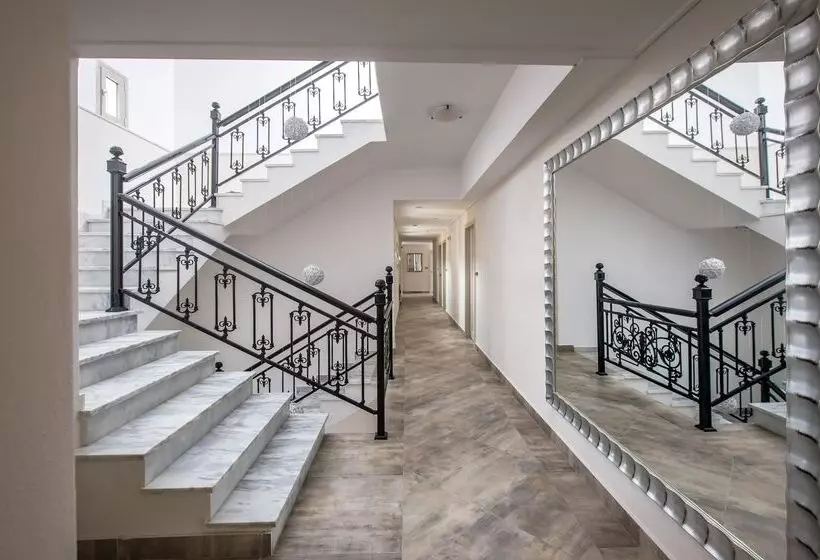 Hotel Matheo Villas & Suites