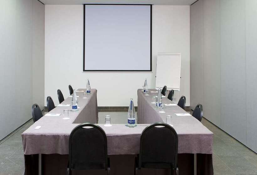 هتل NH Barcelona Diagonal Center