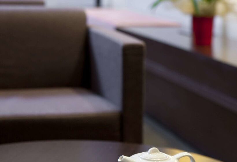 هتل NH Barcelona Diagonal Center