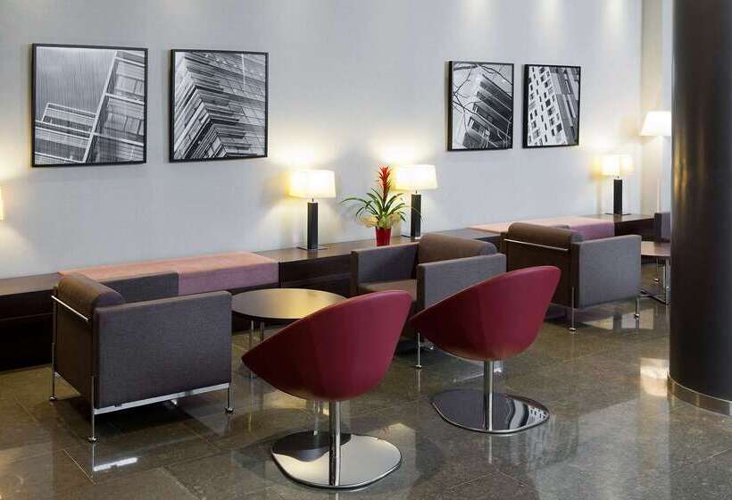 هتل NH Barcelona Diagonal Center