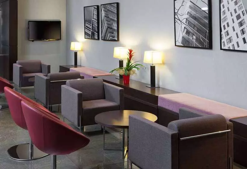 Отель NH Barcelona Diagonal Center