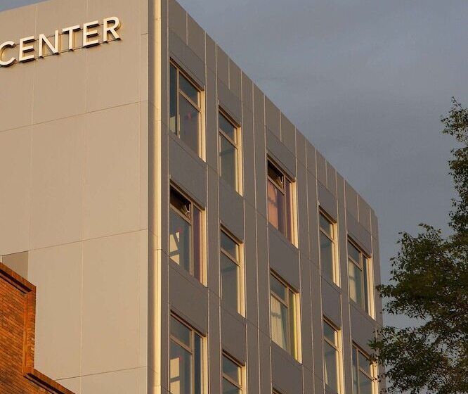 هتل NH Barcelona Diagonal Center