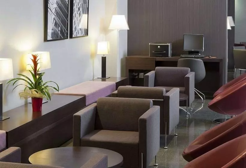 Отель NH Barcelona Diagonal Center