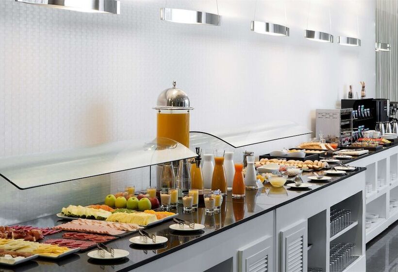 هتل NH Barcelona Diagonal Center