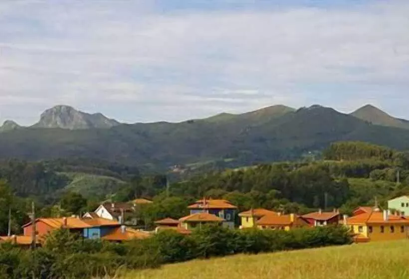 Отель Villadesella
