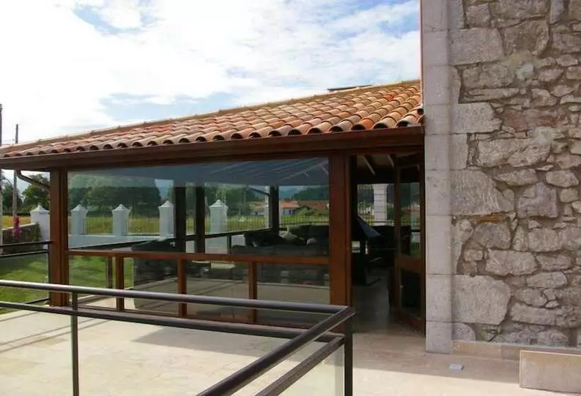 Отель Villadesella