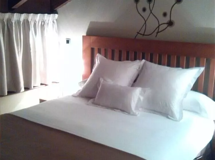 Отель Villadesella