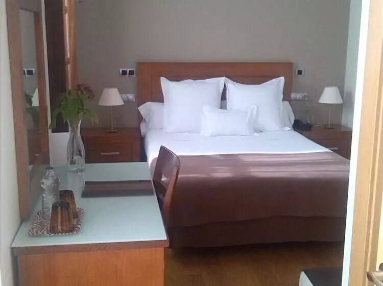 Отель Villadesella