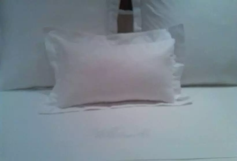 Отель Villadesella