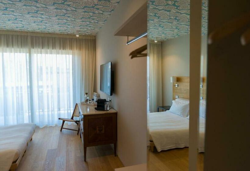 تختخواب و صبحانه Gaya Resort