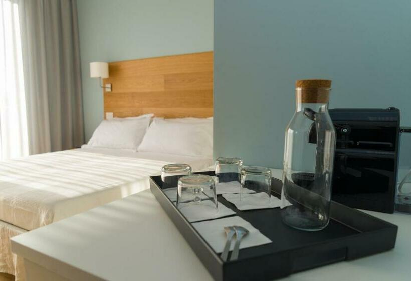 تختخواب و صبحانه Gaya Resort