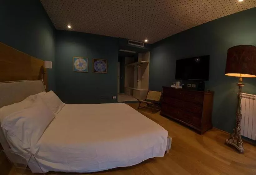 تختخواب و صبحانه Gaya Resort