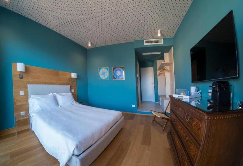 تختخواب و صبحانه Gaya Resort