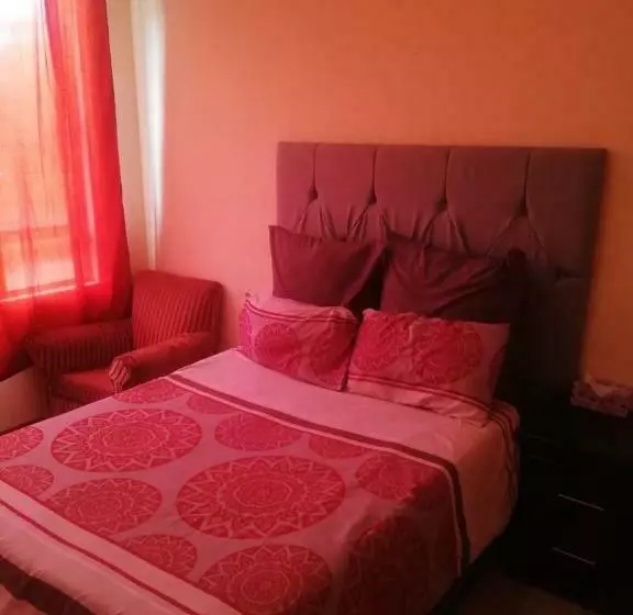تختخواب و صبحانه Royal Delight Guest House