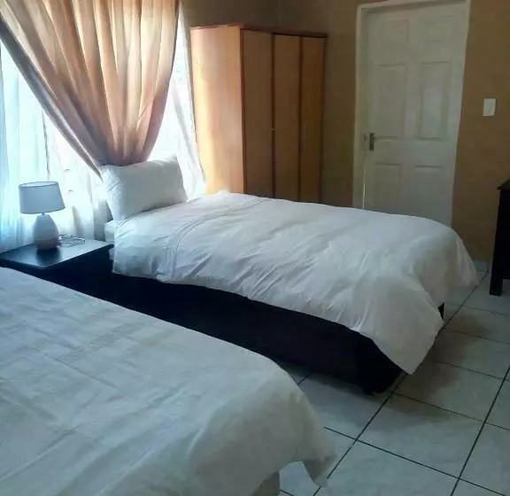 تختخواب و صبحانه Royal Delight Guest House