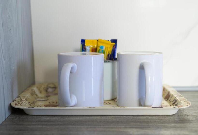 פנסיון Alice@ Lloyd Guesthouse