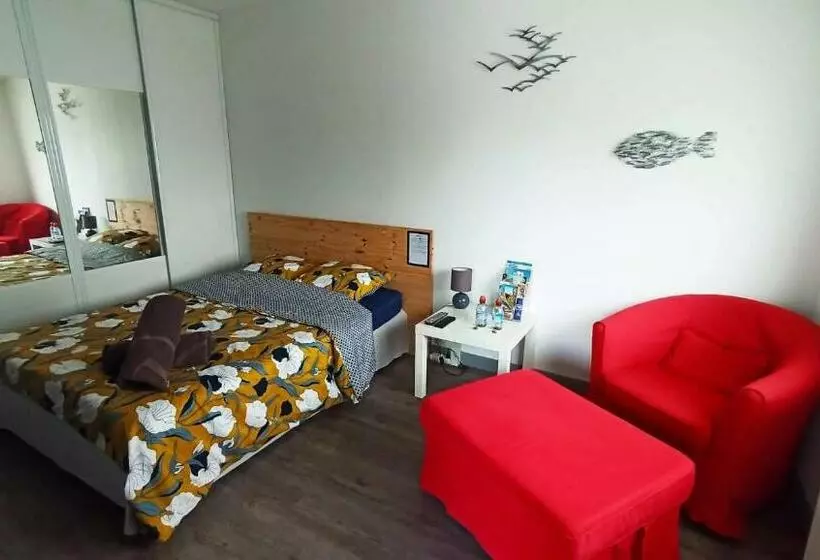 ペンション Laurina   Chambre, Sdb, Terrasse, Arrivée Autonome