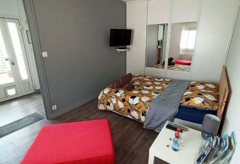 ペンション Laurina   Chambre, Sdb, Terrasse, Arrivée Autonome