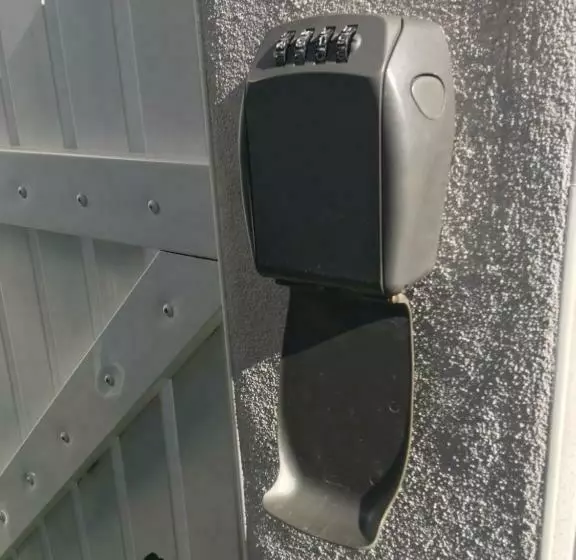 ペンション Laurina   Chambre, Sdb, Terrasse, Arrivée Autonome