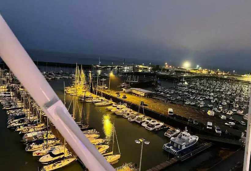 ペンション Laurina   Chambre, Sdb, Terrasse, Arrivée Autonome