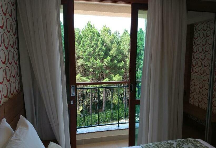 Suíte Charmosa Em Pedra Azul