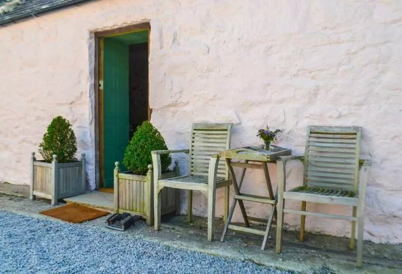 Aamiaismajoitus (B&B) The Munches Room At Buittle Castle