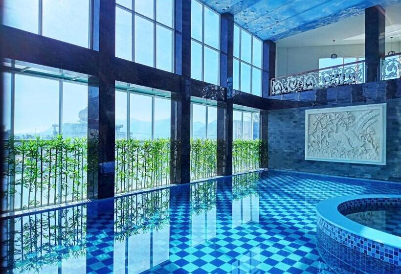 فندق Grand Bayu Hill