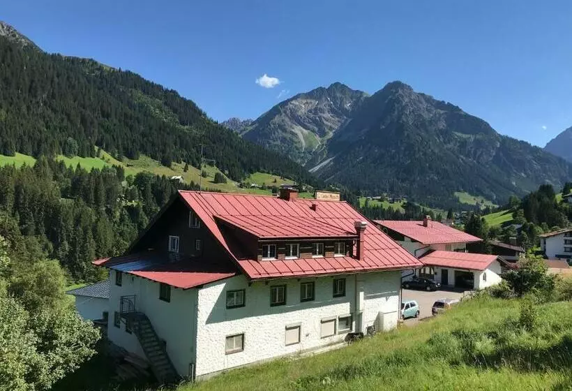 ペンション Gasthof Hirsch