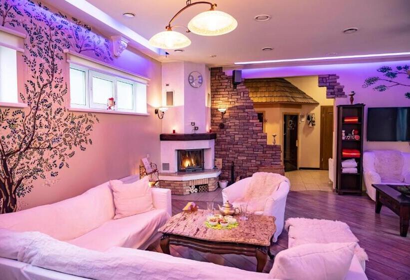 پانسیون Villa Royal Club 13