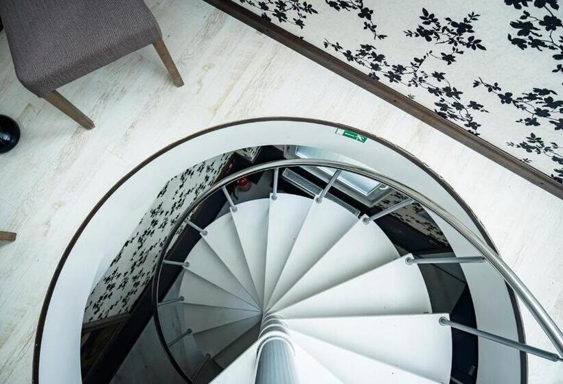 پانسیون Villa Royal Club 13