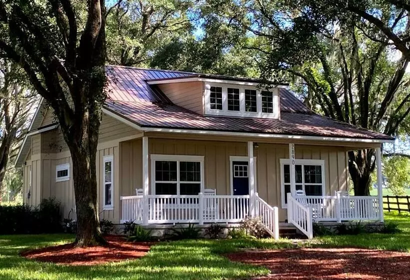 The Grand Oaks Resort