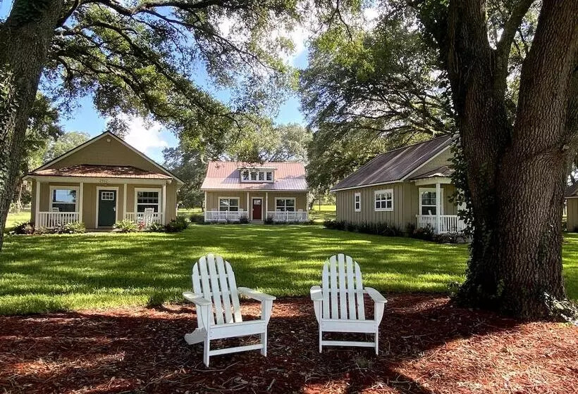 The Grand Oaks Resort