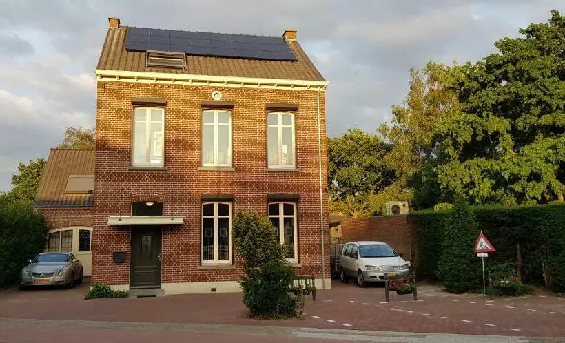 Aamiaismajoitus (B&B) Anno 1919