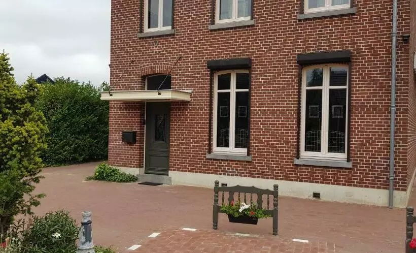 Aamiaismajoitus (B&B) Anno 1919