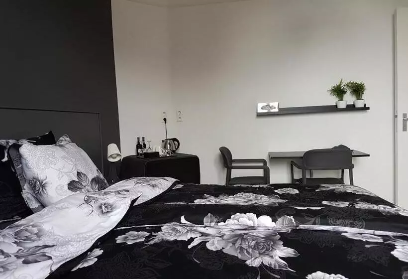 Aamiaismajoitus (B&B) Anno 1919