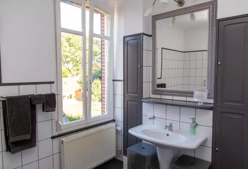 Aamiaismajoitus (B&B) Anno 1919