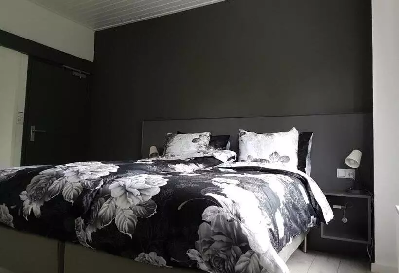 Aamiaismajoitus (B&B) Anno 1919