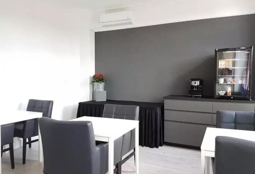 Aamiaismajoitus (B&B) Anno 1919