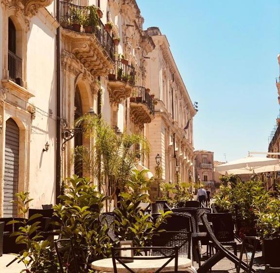 مبيت وإفطار Il Galletto Viola, Luxury Room & Suite