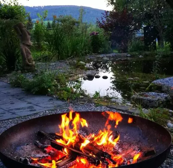 Aamiaismajoitus (B&B) Naturforsthaus Eddas Zimmer Für Hunde Und Naturverbundene Menschen
