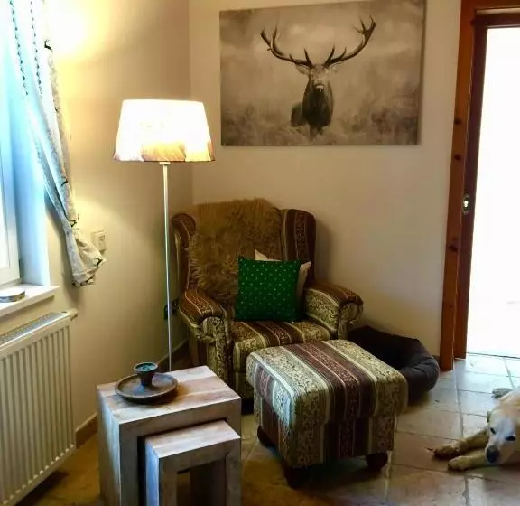 Aamiaismajoitus (B&B) Naturforsthaus Eddas Zimmer Für Hunde Und Naturverbundene Menschen