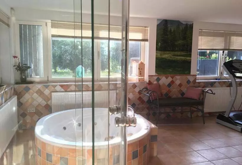 Aamiaismajoitus (B&B) Naturforsthaus Eddas Zimmer Für Hunde Und Naturverbundene Menschen